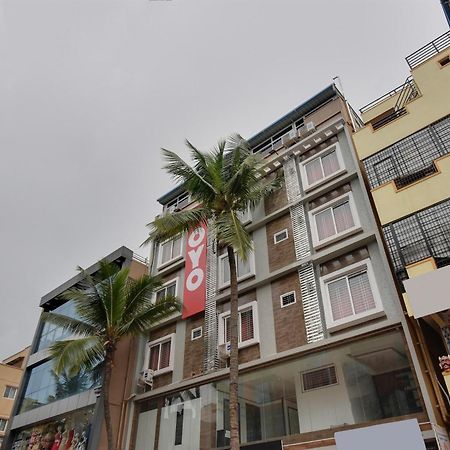 ホテル Oyo 43308 スリー サイ グル コンフォーツ Yelahanka エクステリア 写真